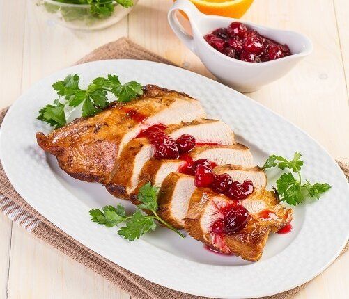 Филе индейки в клюквенном соусе
