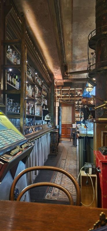 Загляните в уникальный паб Clovelly на Сретенке