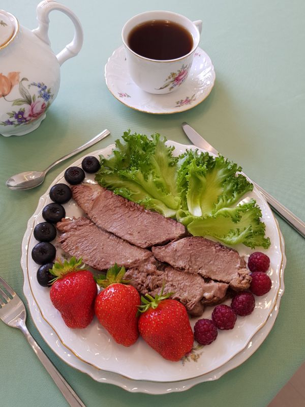 Запечённая говядина с лимоном и базиликом