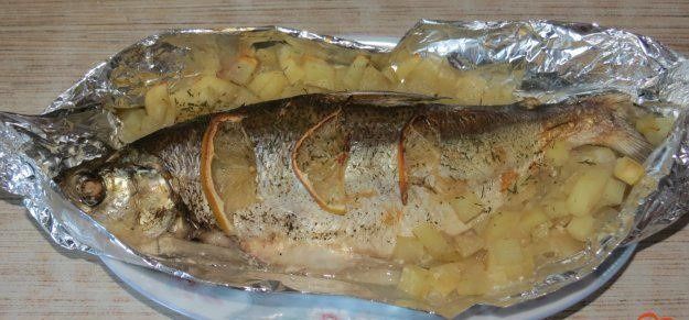 Как вкусно запечь пелядь с картофелем в духовке
