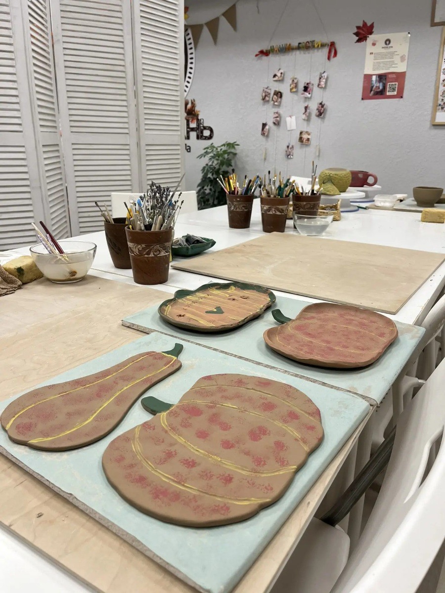 Тёплый осенний вечер в гончарной школе «Зарни Ань»