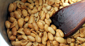 Увлекательный процесс жарки арахиса: секреты домашнего приготовления