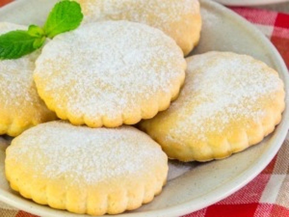 Удивительные молочные коржики: легкий рецепт всего за полчаса