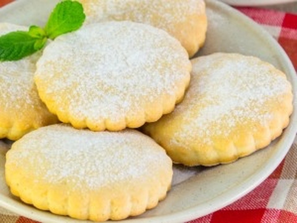 Удивительные молочные коржики: легкий рецепт всего за полчаса