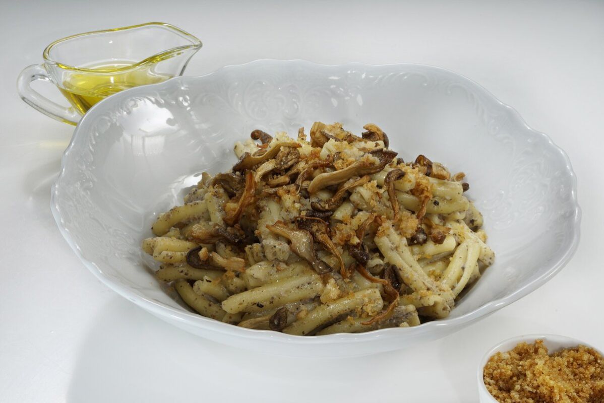 Изысканная паста казаречче: как создать кулинарный шедевр с грибами и трюфельным маслом