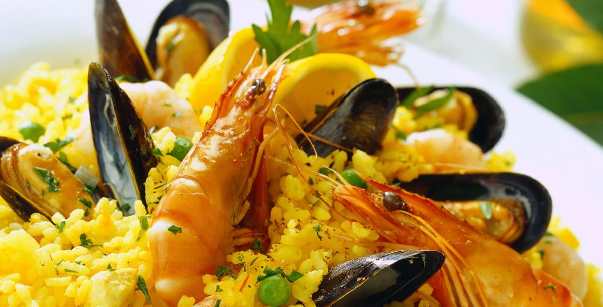 Как приготовить настоящую паэлью с морепродуктами: секреты мастерства