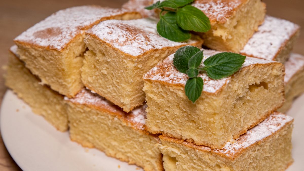 Нежный молочный пирог: просто и вкусно для чая