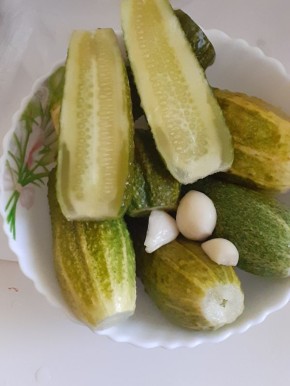 Простые и вкусные малосольные огурцы за сутки