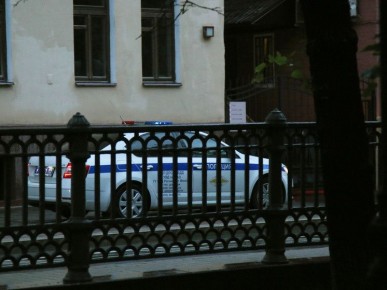 Мужчину осудили за угощение прохожих с чужой банковской карты на Урале