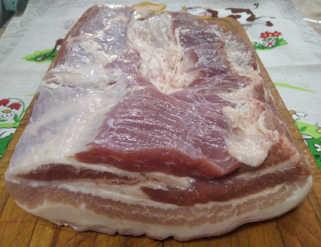 Как приготовить идеально запеченную грудинку в духовке