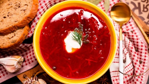 Как приготовить идеальный борщ с говядиной и сметаной