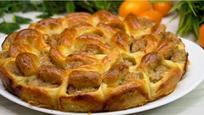 Настоящая находка для мясоедов: как приготовить невероятный пирог «Беляш»