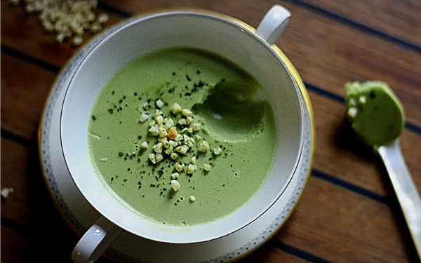 Возвращение бланманже: создаем полезный десерт с матчей