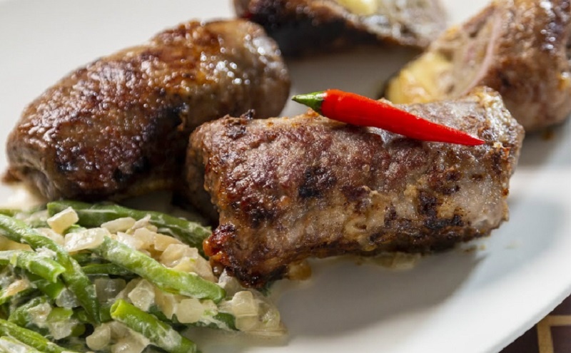 Как приготовить сочные мясные рулетики с грибами: секреты и советы