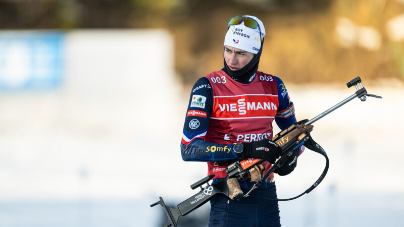 Эрик Перро одержал победу в укороченной индивидуальной гонке на этапе Кубка мира в Чехии