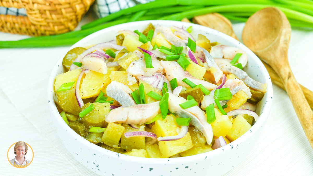 Восторг на столе: готовим салат с картофелем и селедкой за 5 минут