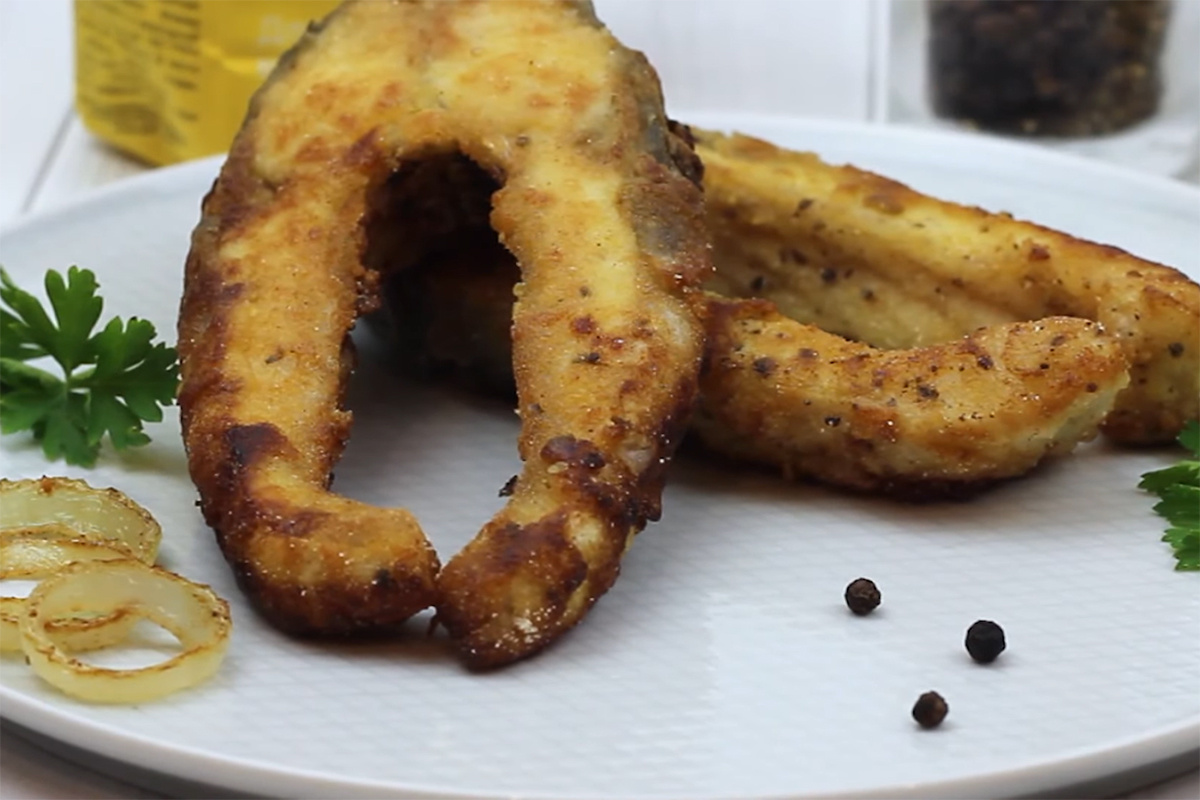 Как приготовить сочный жареный карп: простой рецепт от кулинарного блогера