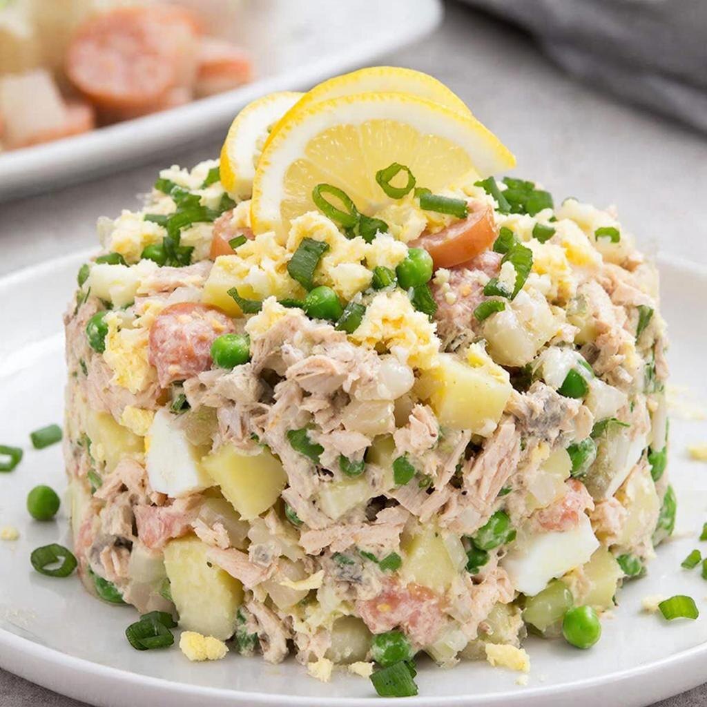 Салат с печенью трески: простота и вкус в одном блюде