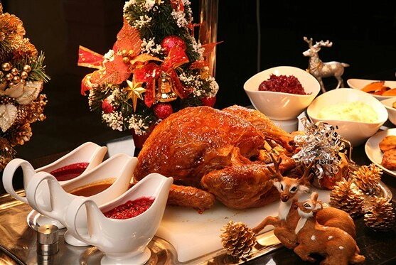 Целая индейка, фаршированная свежими травами: секреты идеального ужина