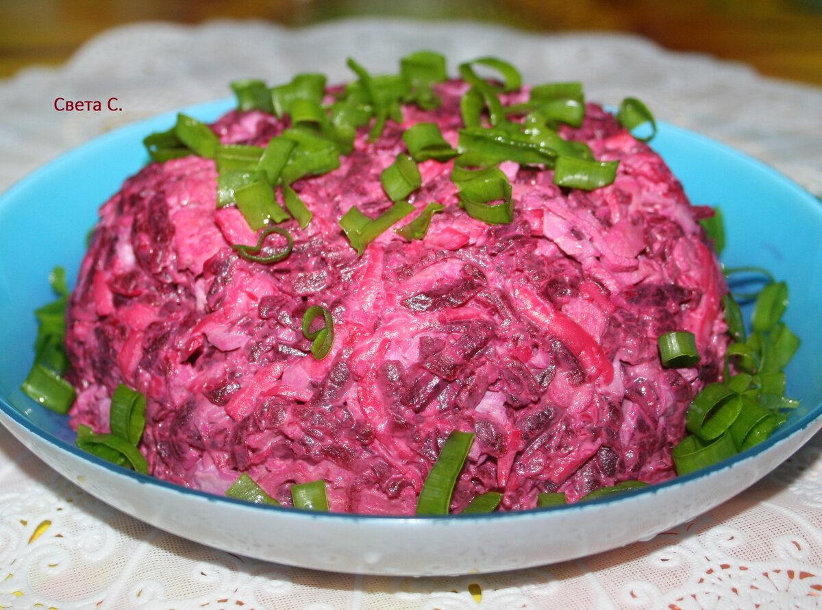 Необычный салат с крабовыми палочками: быстро, вкусно и недорого