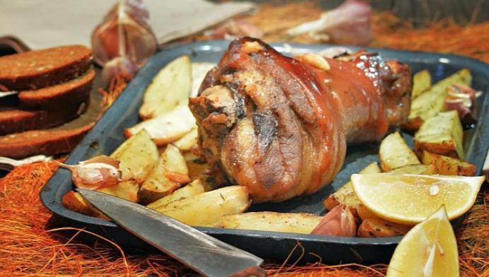 Свиная рулька в пивном маринаде: как приготовить национальное чешское блюдо