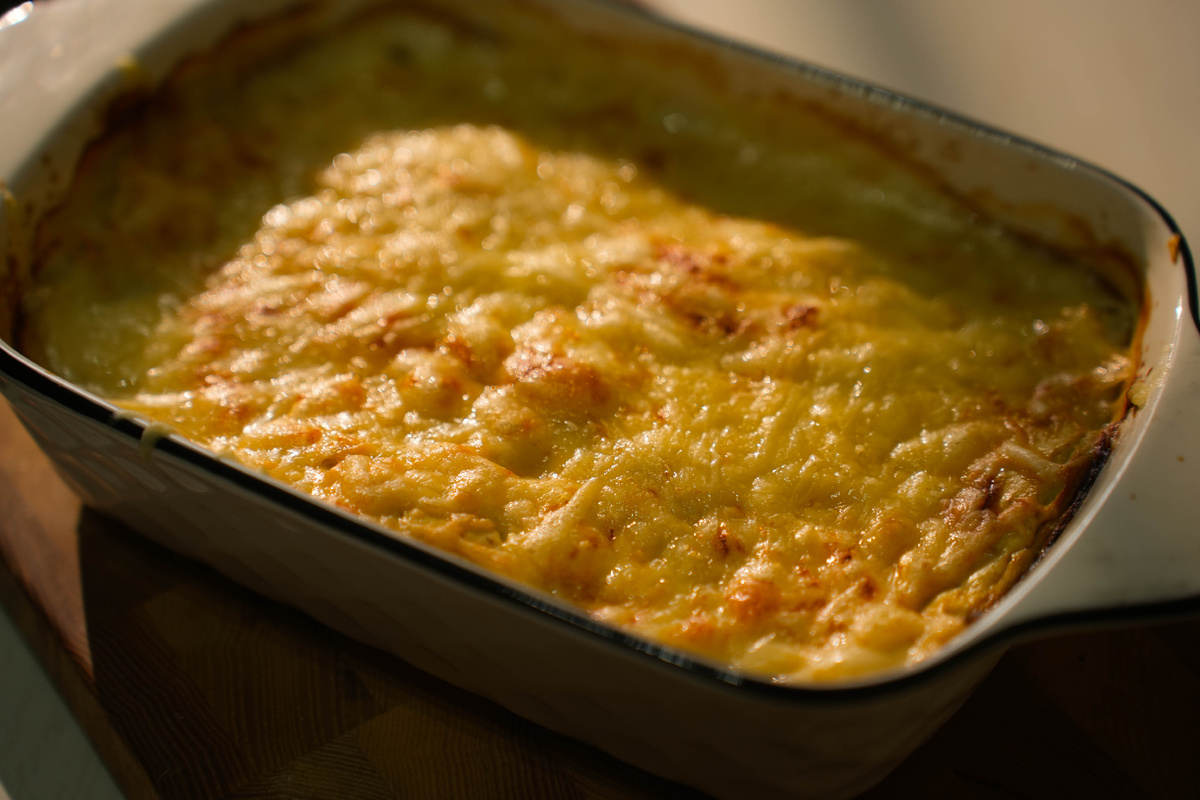 Легкий и вкусный способ запечь минтай с горчично-йогуртовой начинкой