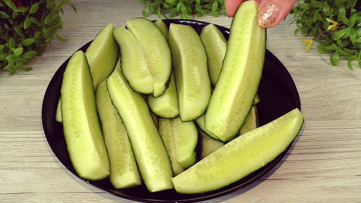 Способы быстро приготовить хрустящие малосольные огурцы