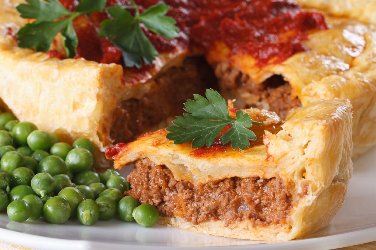 Греческий мясной пирог: вкус Средиземноморья на вашей кухне