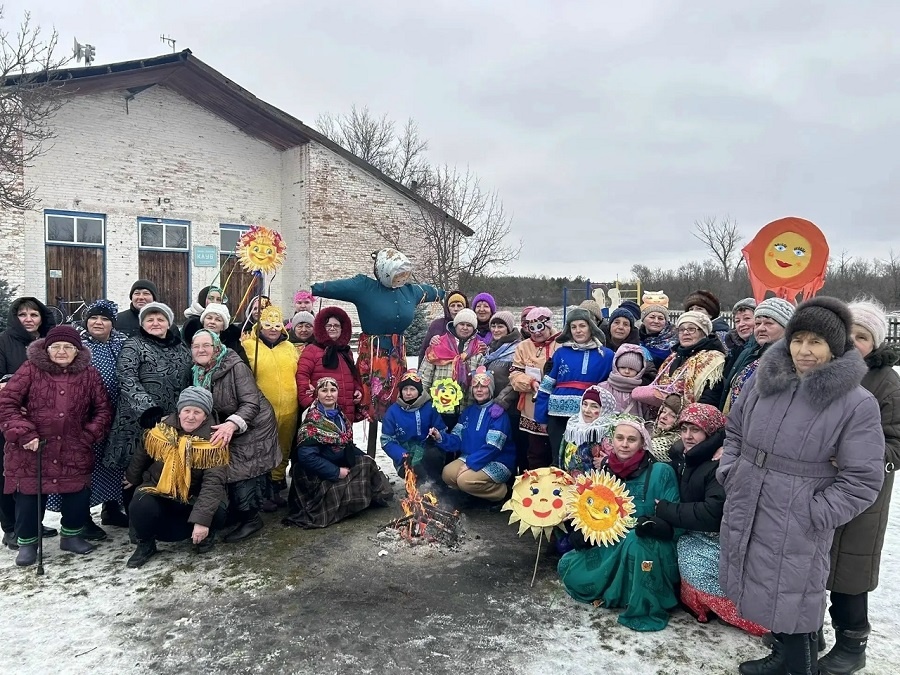 Митякинские соцработники отметили Масленицу с размахом