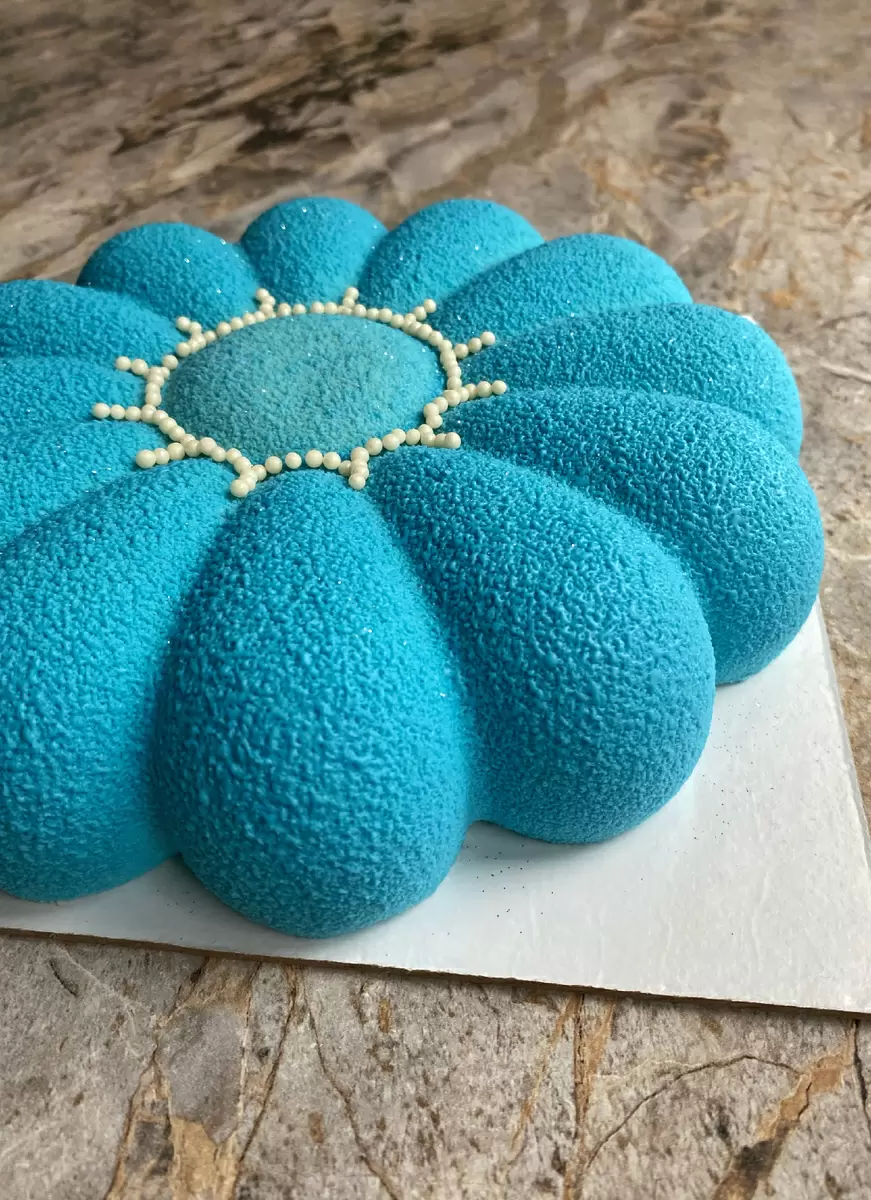 Торт-цветок: искусство кондитерского мастерства