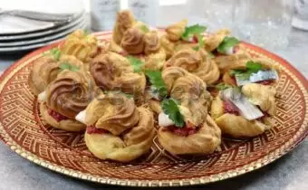 Неожиданные картофельные профитроли с селедкой под шубой