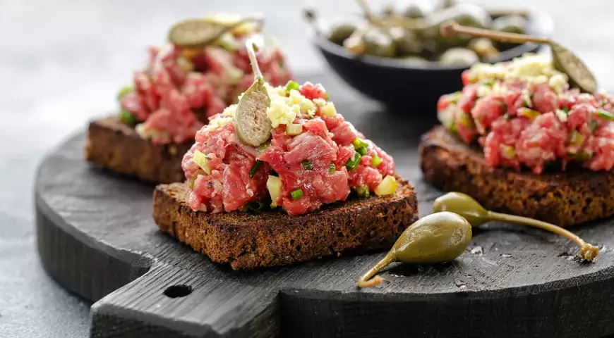 Овощной тартар с васаби: легкость и пикантность в одной закуске