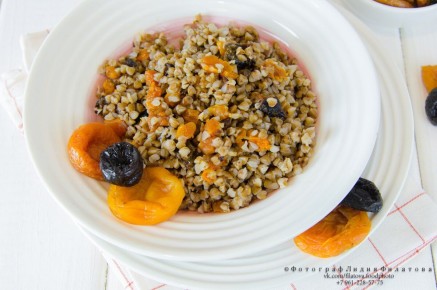 Непревзойденная гречневая каша с сухофруктами