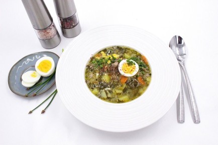 Весенний вкус: борщ со щавелем – натуральная свежесть на тарелке