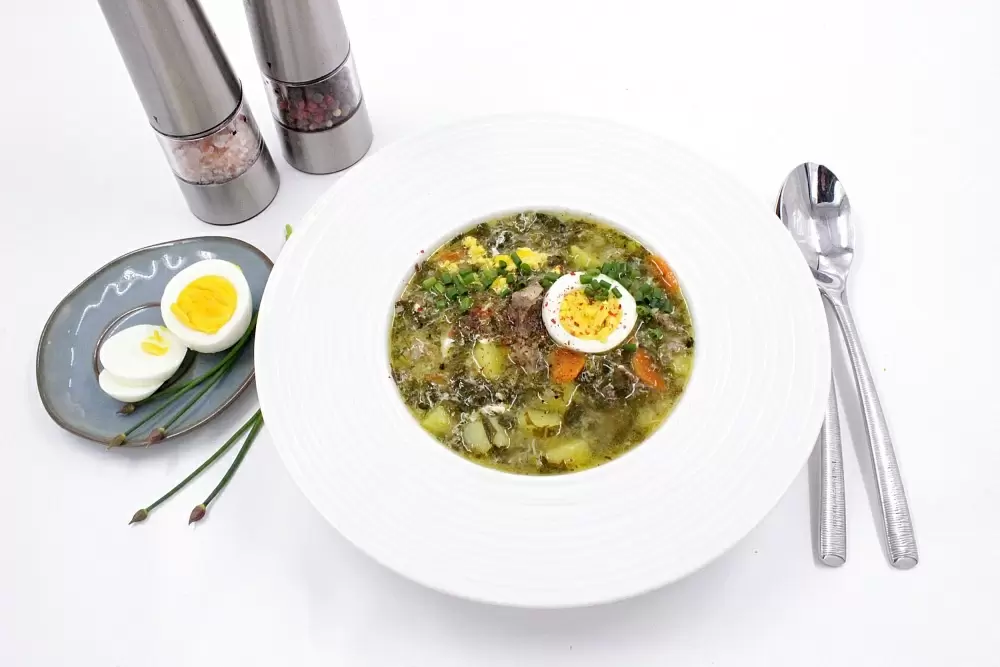 Весенний вкус: борщ со щавелем – натуральная свежесть на тарелке