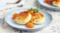 Сырники с курагой: любимое блюдо с новым акцентом