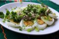 Грибы в сметане с вареными яйцами
